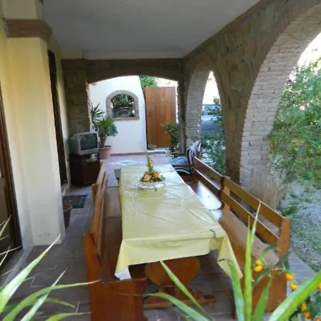 Casa Con Veranda A Pochi Passi Dal Mare Vakantiehuis Santa Maria Navarrese